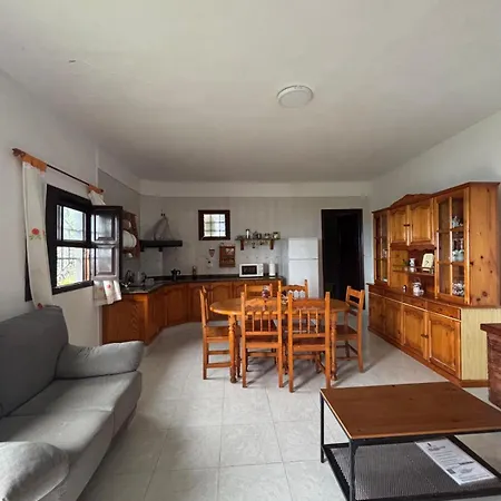 Casa Maria Jose Nyaraló *